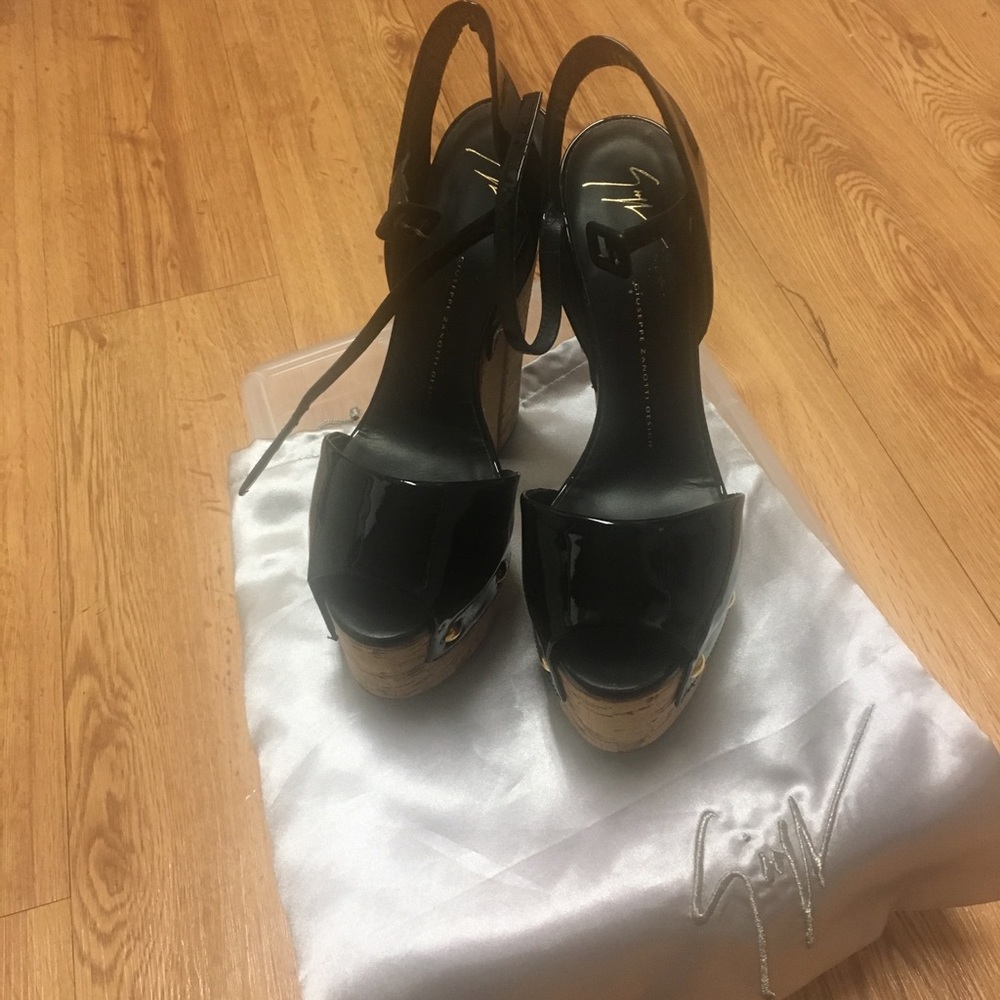 giuseppe zanotti patent leather cork heels
